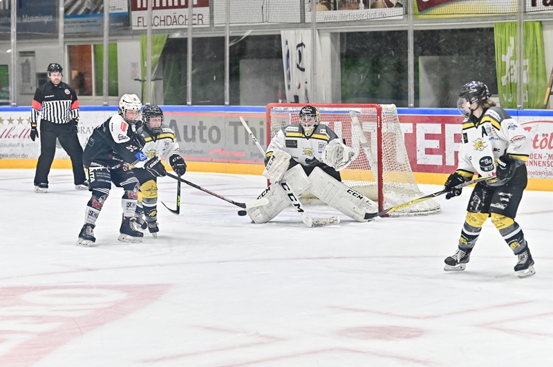 FraueneishockeyBundesliga biegt auf die Zielgerade ein Gegner unter